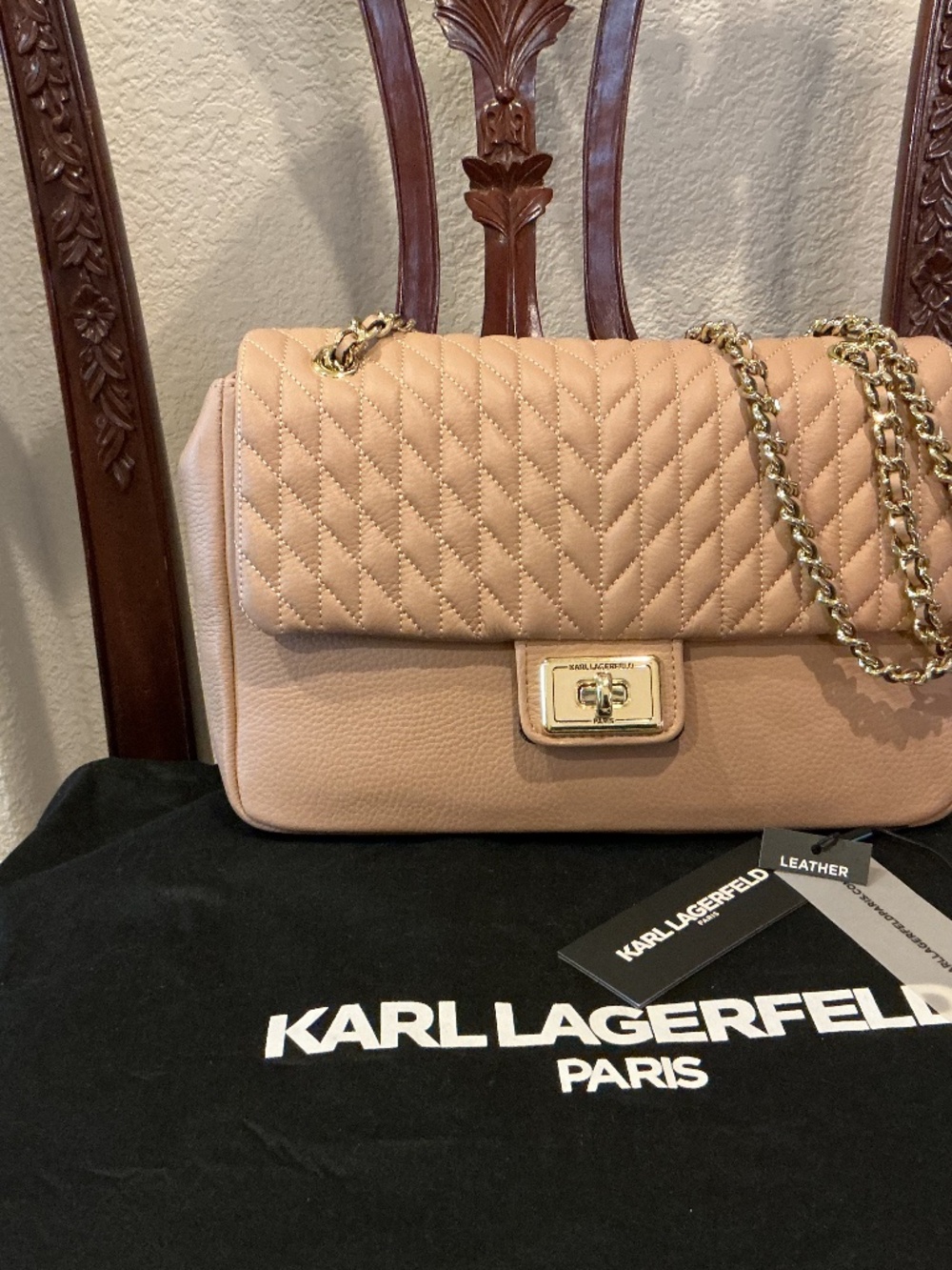 Karl Lagerfeld Paris in beautiful beige leather with quilted flap